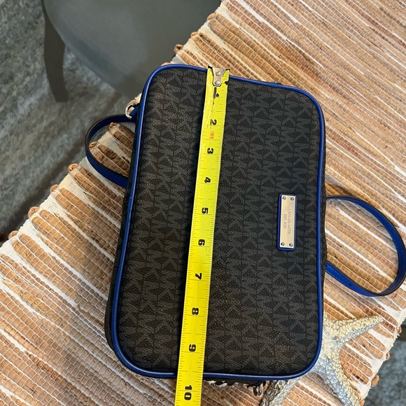 NWOT Michael Kors, Black Logo, Jet Set Camera Shoulder Bag - Picture 13 of 16